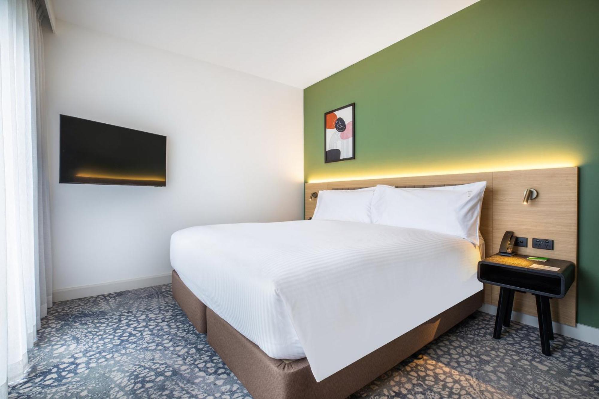 By Ihg 4*